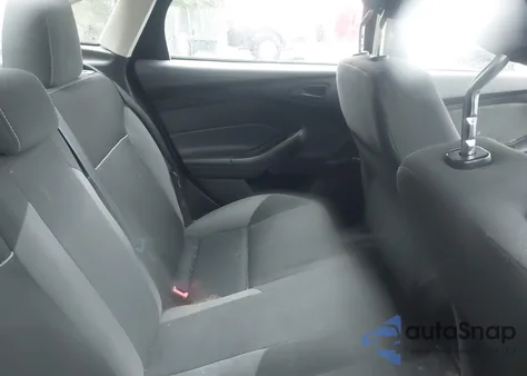 2013 Ford Focus S z USA, uszkodzony, nr VIN 1FADP3E21DL207385